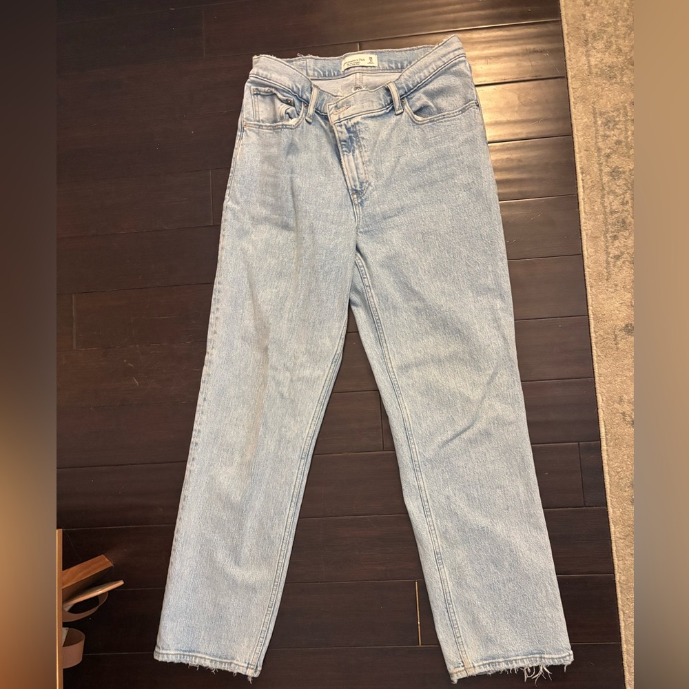 Abercrombie & Fitch Light Denim High-Rise Jeans